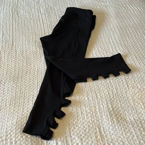 Kiava Cut Out Black Capris Size Small